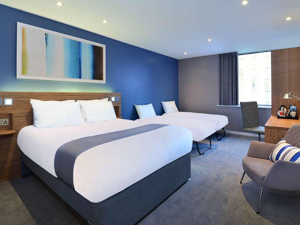Travelodge London City Airport Oda fotoğraf